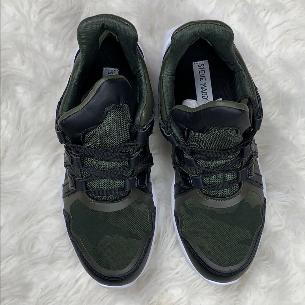 Steven madden giddy camouflage sneakers - Picture 2 of 7